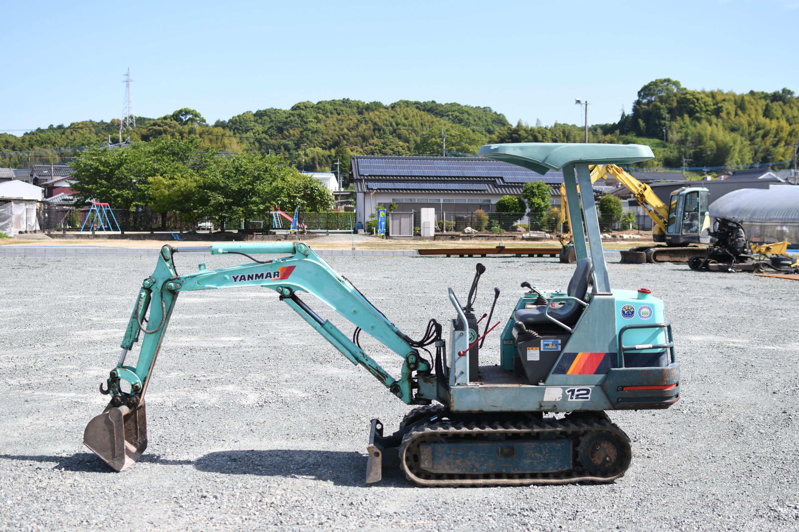 ヤンマーB12-2 | 八女ヤンマー建機株式会社 – ヤンマー小型建設機械と建設関連機器の販売・サービス